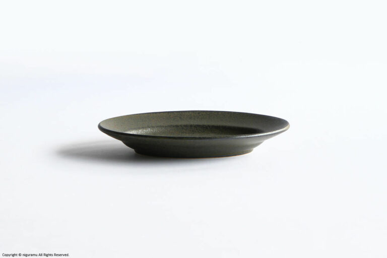 View "tough oval plate S / olive" from the side.