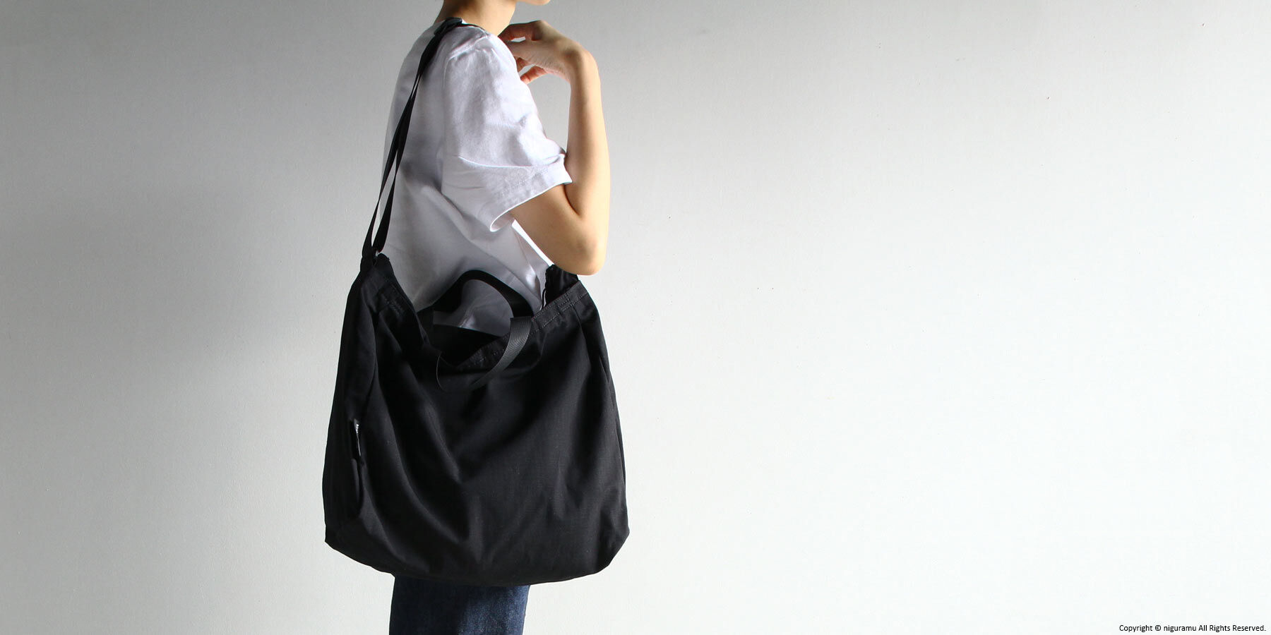 「2way tote / ブラック」使用イメージ