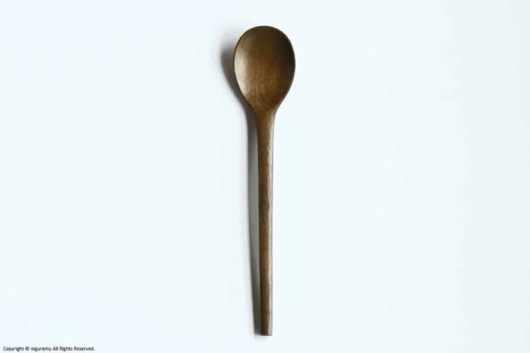 Wooden Korean spoon / Urushi-Beige