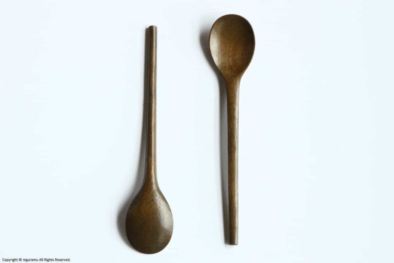 Wooden Korean spoon / Urushi-Beige