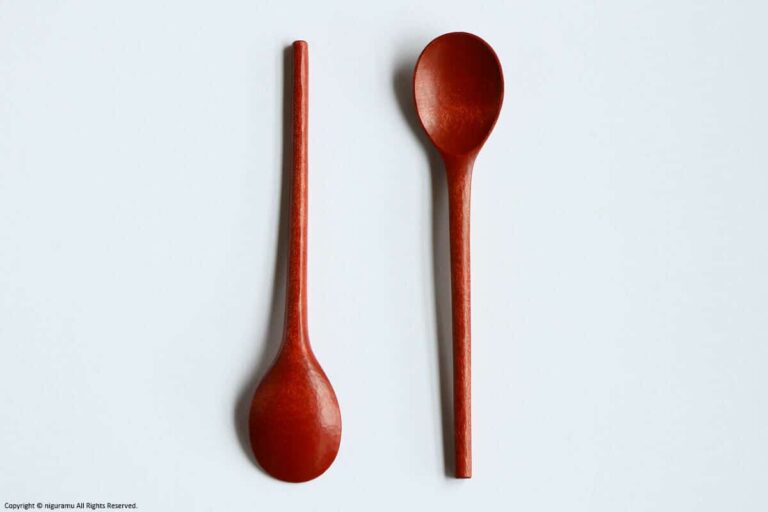 Wooden Korean spoon / Urushi-Red