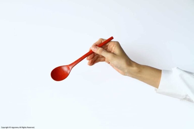 Hold "Wooden Korean spoon / Urushi-Red"