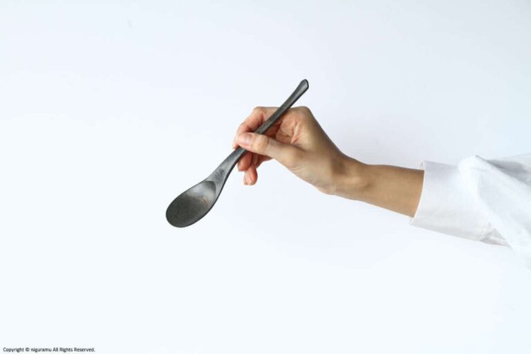 Hold "Wooden Japanese spoon / Urushi-Gray"