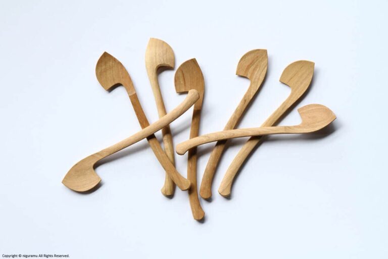 Wooden jam spoon / Cerasus jamasakura