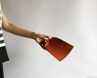 Dustpan HARIMI, with leather strap - Image 3