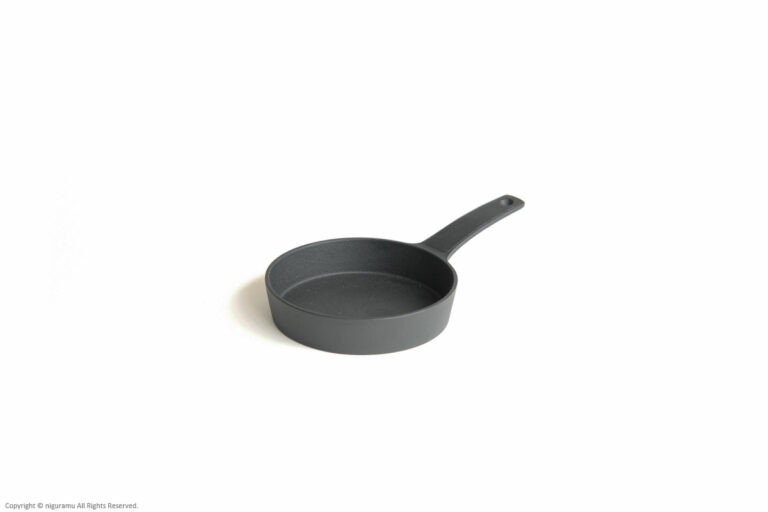 One hand pan, S