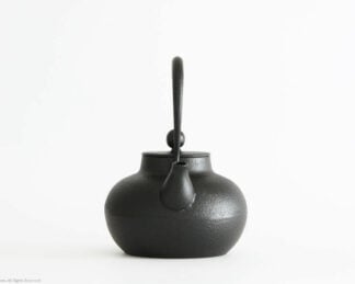 Iron kettle TETSUBIN, Komaru - Image 2