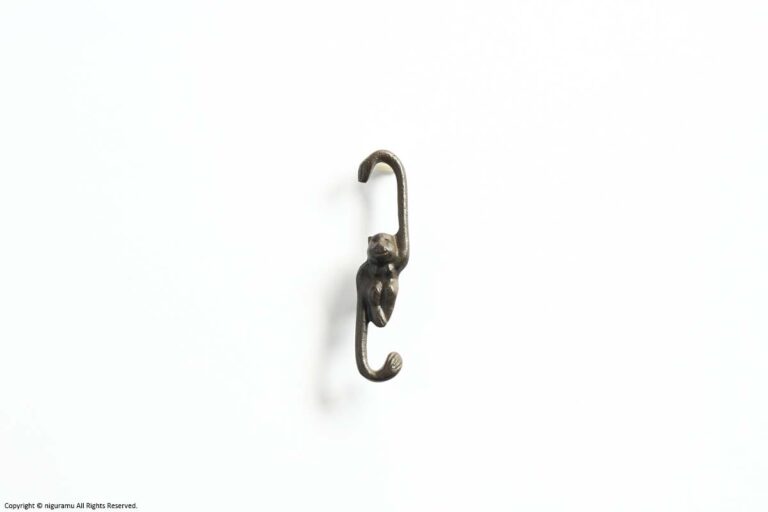 Monkey hook, Small