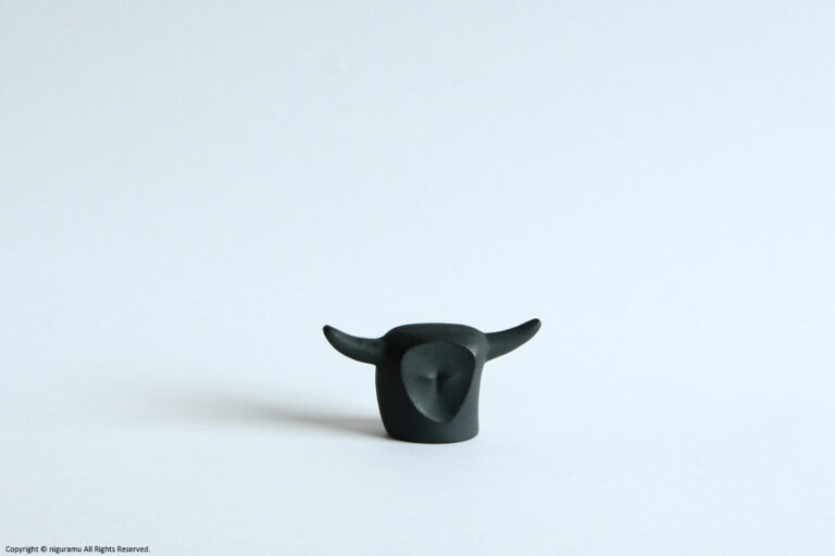 Paper Weight, Bull