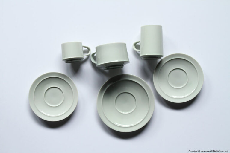 Moonlight series / 3 types of cups with saucer.