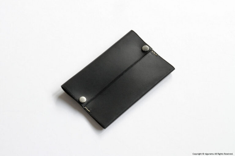 Pocket tissue case / black