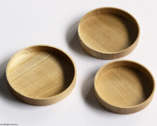 A set of 3 pieces of different sizes.