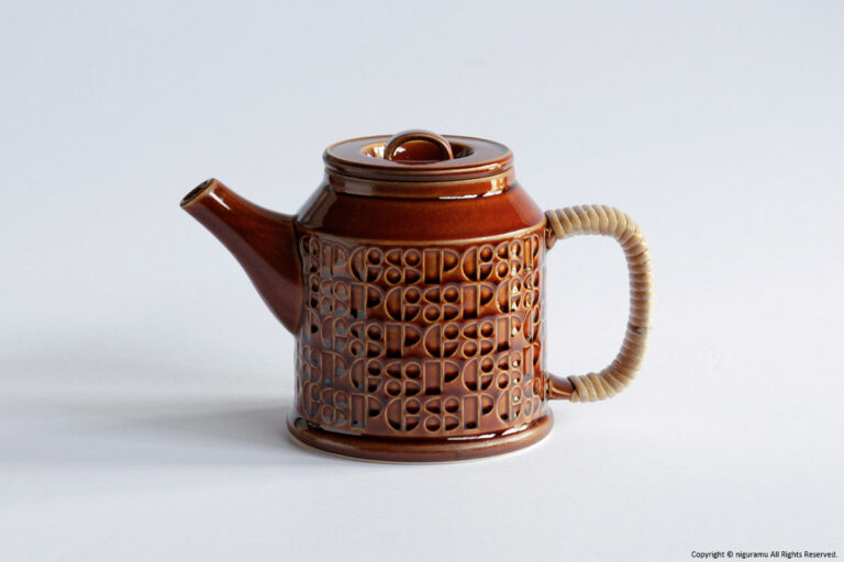 Kiln Teapot / brown