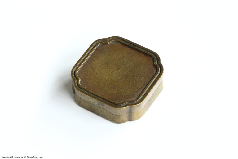 Brass small box, Square / dyed gold