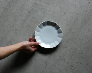 KIKU plate 190mm / Crackle glaze