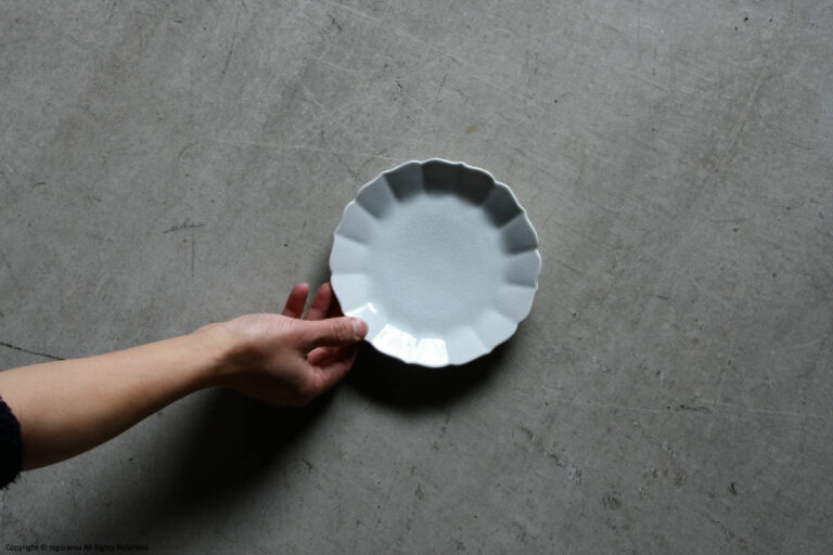 KIKU plate 190mm / Crackle glaze