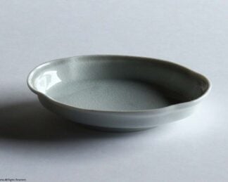 ツバ形皿 165mm（5.3寸） / 貫入白磁