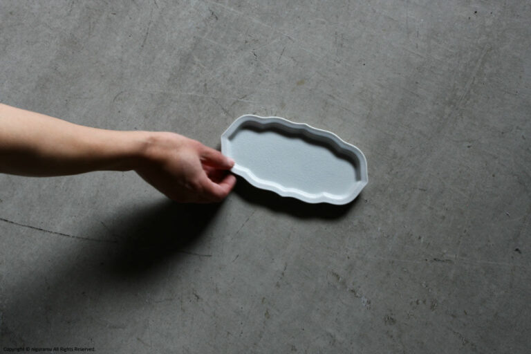 YUEN plate 215mm (Smoke shape) / Crackle glaze