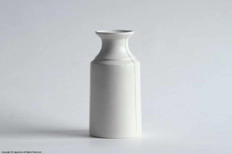 Odd line #3 vase bottle, A / White