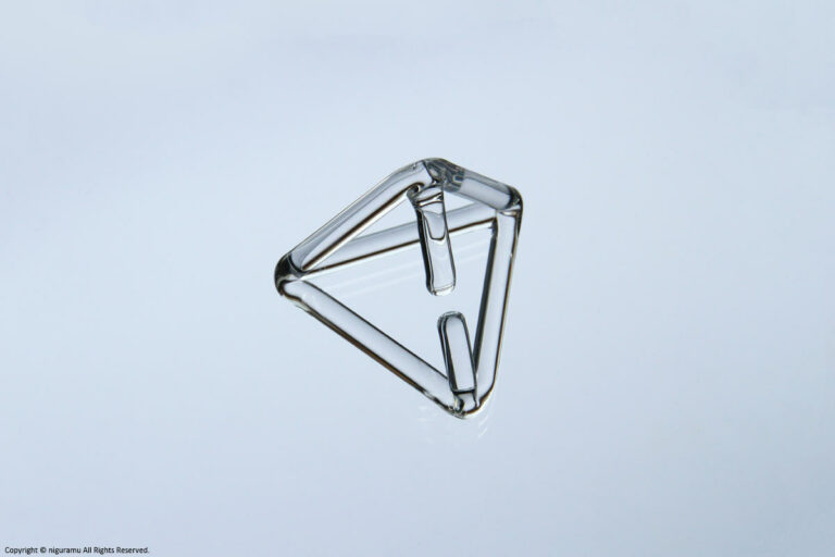 ear-cuff DIMENSION, triangle / CL