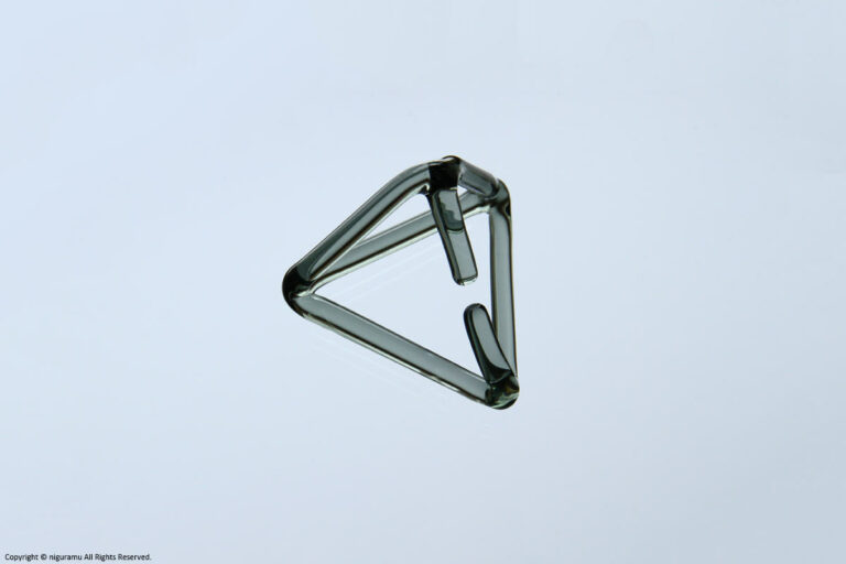 ear-cuff DIMENSION, triangle / BK