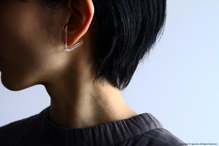 ear-cuff FLATSHAPES, S triangle / CL