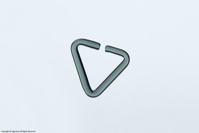 ear-cuff FLATSHAPES, S triangle / BK