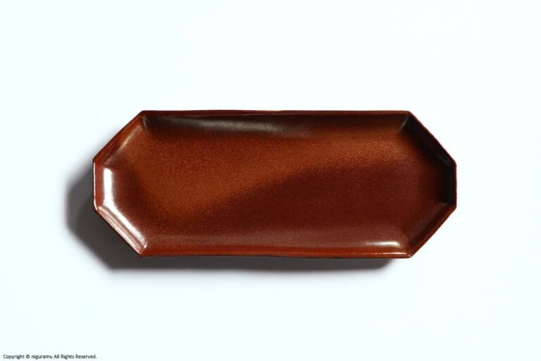 Long octagonal plate / iron red