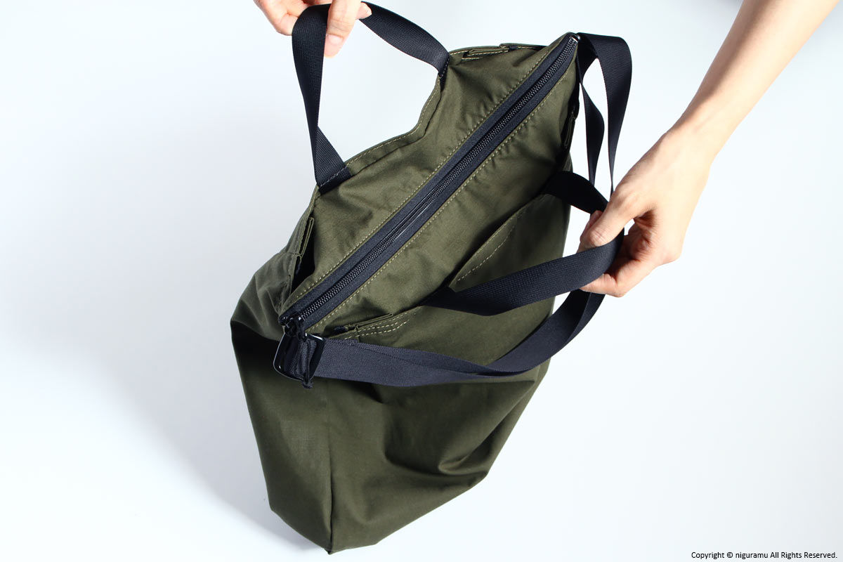 「2way tote / カーキ」袋口のファスナー