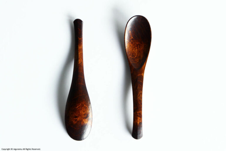 Wooden Chinese spoon / Urushi-Brown