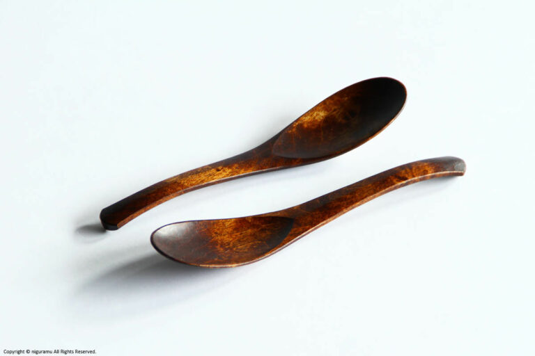 Wooden Chinese spoon / Urushi-Brown