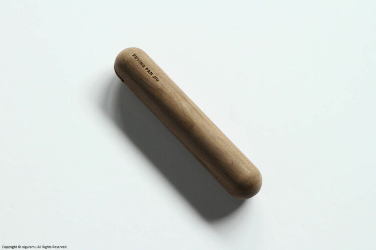 JIU HANDLE / Walnut