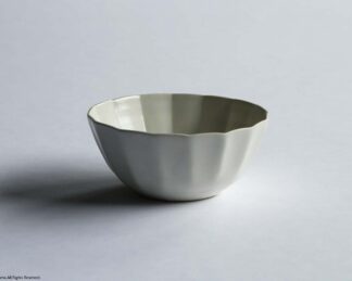 Chrysanths Bowl 130 / WH-t