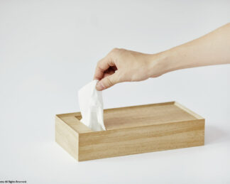 「tissue Box&Tray / natural」ティッシュを取り出す