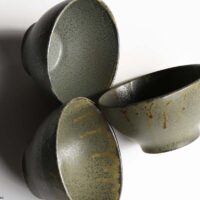 Difference in color of glaze olive.