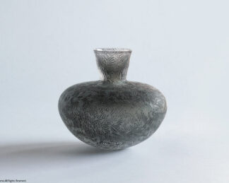 Wide bottom vase , mebuku / gray