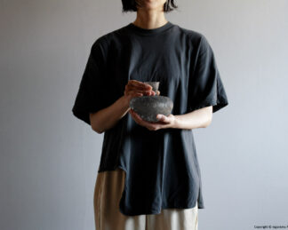 Wide bottom vase , mebuku / gray