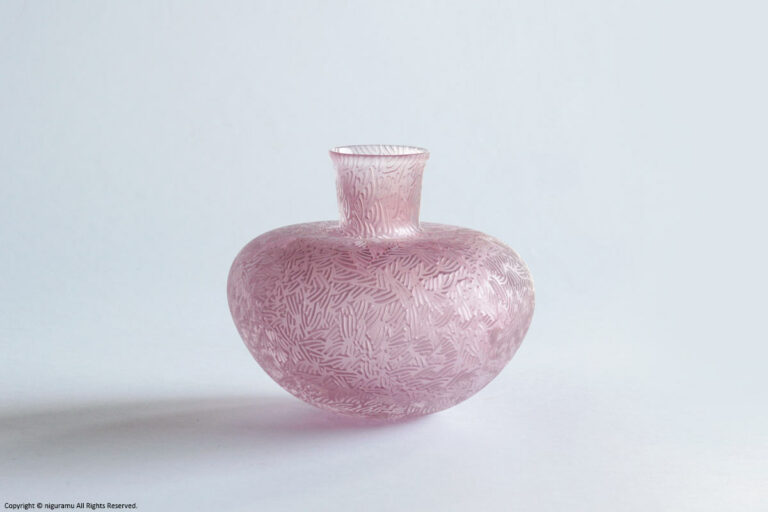 Wide bottom vase , mebuku / pink