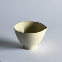 Une, Spout bowl M