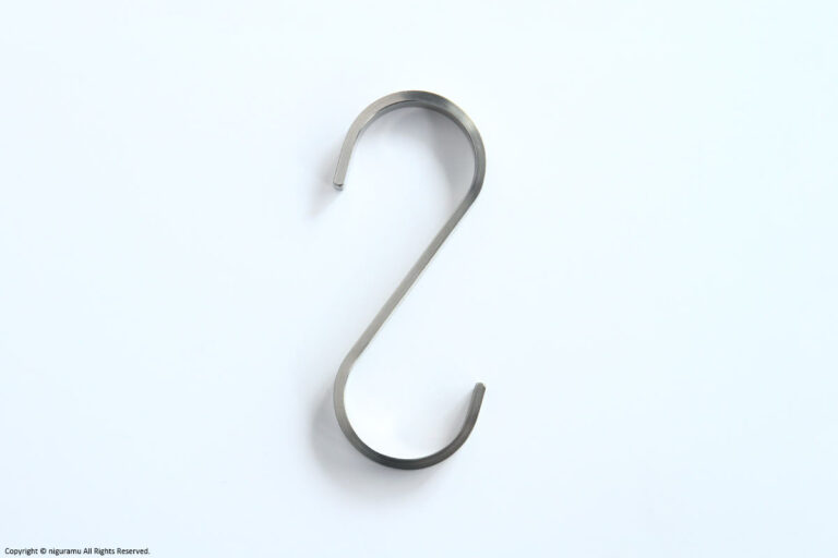 ADACHIDOUGU-TEN, S-shaped hook