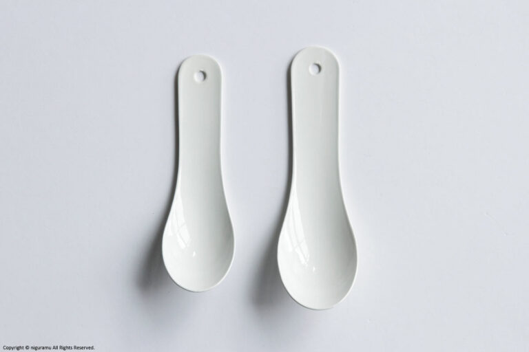 SARO, Chinese spoon (enamelled) / White