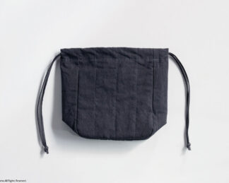 Round pouch, cotton linen quilt / charcoal gray