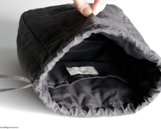 Round pouch, cotton linen quilt / charcoal gray