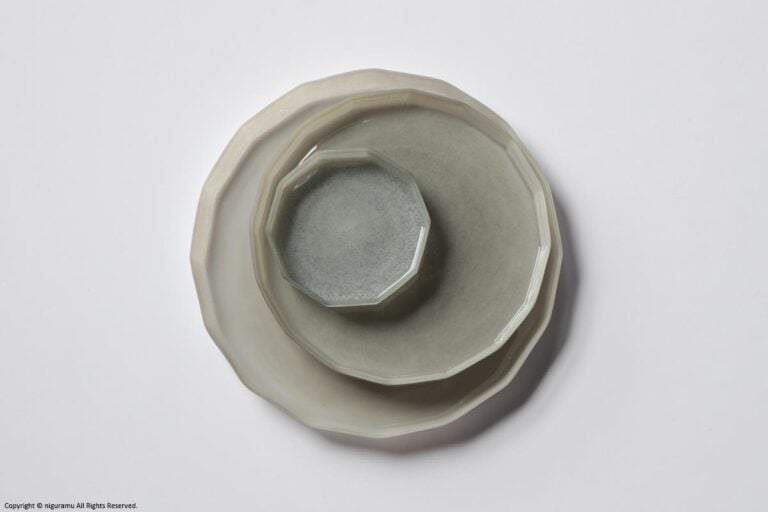 Polygon plate / gray_white
