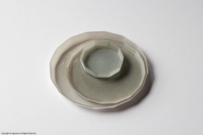 Polygon plate / gray_white