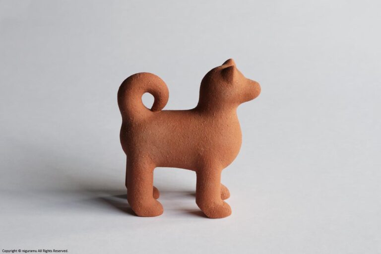 遠くをみつめる犬, 特大 / 茶