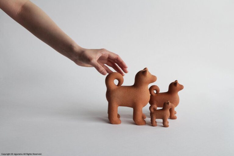 遠くをみつめる犬, 特大 / 茶