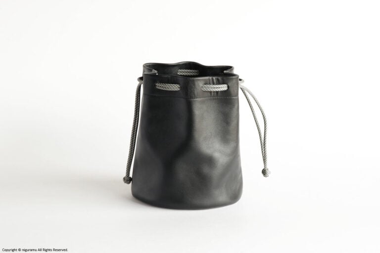 Drawstring handbag / BLACK（Cord: black_gold）