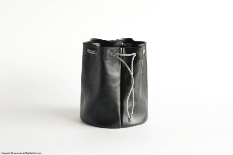 Drawstring handbag / BLACK（Cord: black_gold）