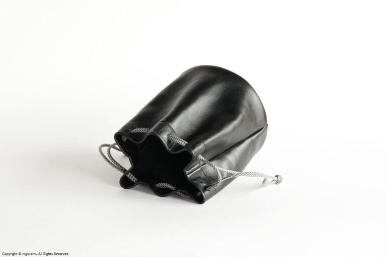 Drawstring handbag / BLACK（Cord: black_gold）